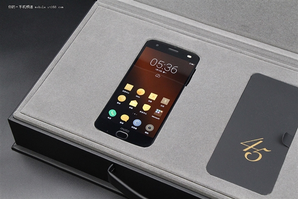 骁龙835旗舰Moto Z 2018赏析：不碎屏+模块化设计