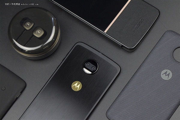 骁龙835旗舰Moto Z 2018赏析：不碎屏+模块化设计