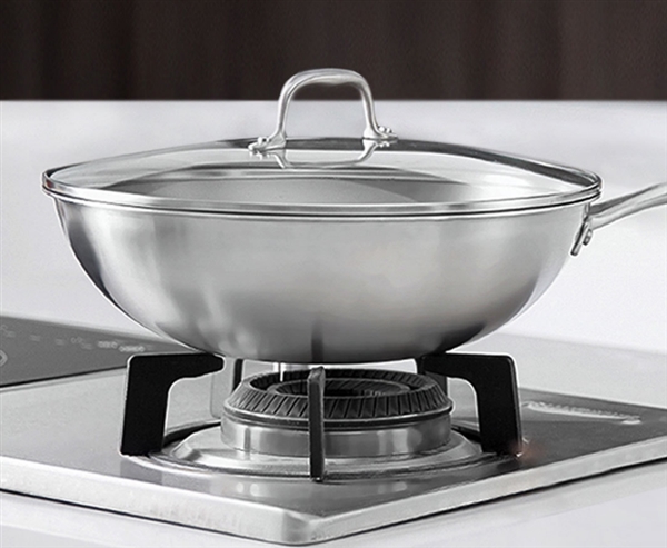 小米众筹新品发布：微晶钛炒锅 源自俄罗斯军工技术