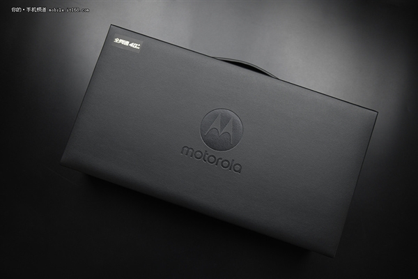 骁龙835旗舰Moto Z 2018赏析：不碎屏+模块化设计