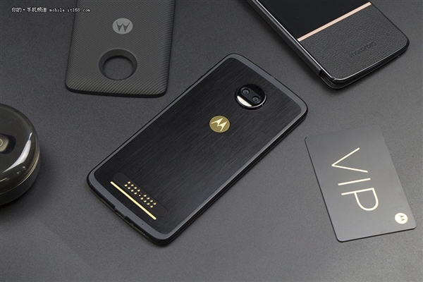 骁龙835旗舰Moto Z 2018赏析：不碎屏+模块化设计