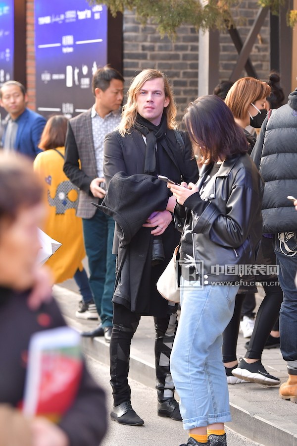 这里有本从中国国际时装周吹来的冬日时尚经