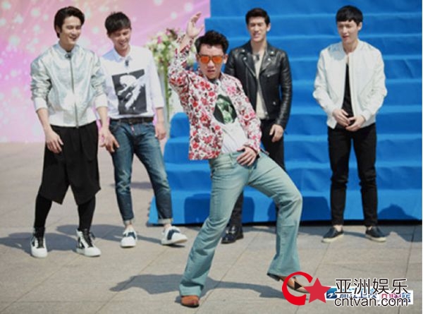 郑恺，一个被速度和颜值耽误了的舞蹈家