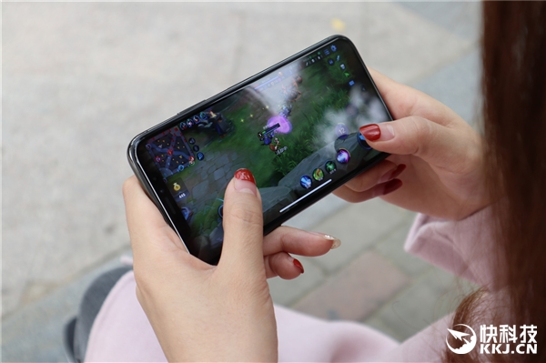 iPhone X玩《王者荣耀》“白条”误触抓狂！官方解决办法来了