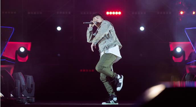 胡彦斌助阵中国有嘻哈首场个人演唱会&nbsp;Jony&nbsp;J说这件事做得太酷了