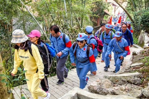 窦文章：以公益之心，实力之基，创新之力助力红色旅游扶贫攻坚