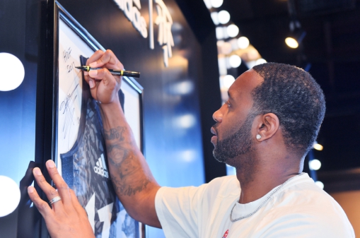 见证荣耀时刻！传奇巨星麦迪应adidas篮球之邀空降上海 