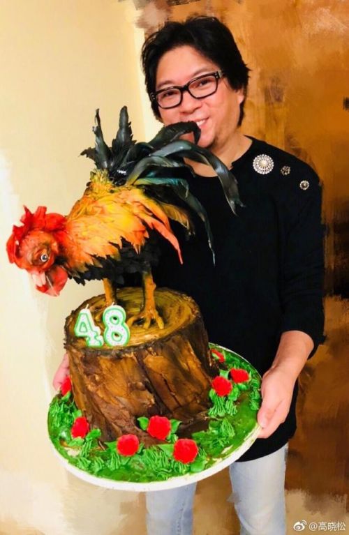 高晓松48岁生日蛋糕竟是一只雄鸡(图)