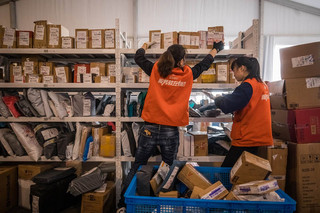 浙大1天4万快递住“别墅”机器人送到宿舍