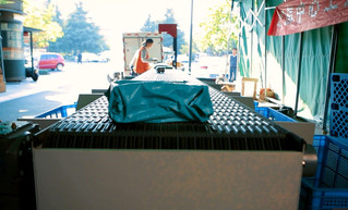 浙大1天4万快递住“别墅”机器人送到宿舍