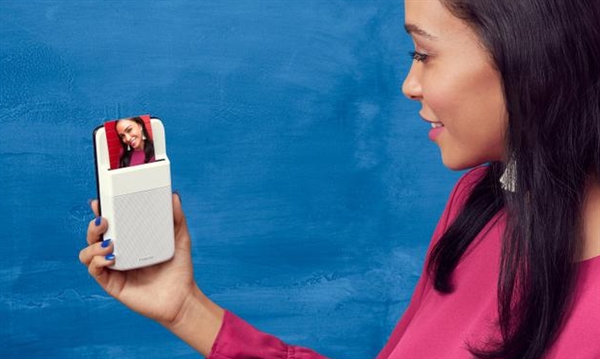 1300元!moto z新模块化配件发布:手机秒变拍立得