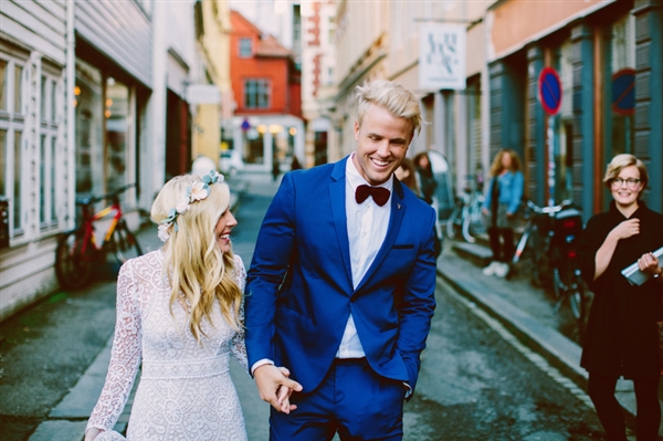 摄影师徒步14小时拍婚纱照：史诗般壮美！