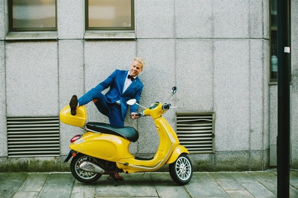 摄影师徒步14小时拍婚纱照：史诗般壮美！