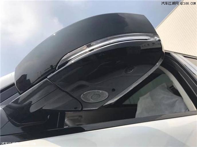 17款揽胜行政3.0汽油Vogue加长版报价