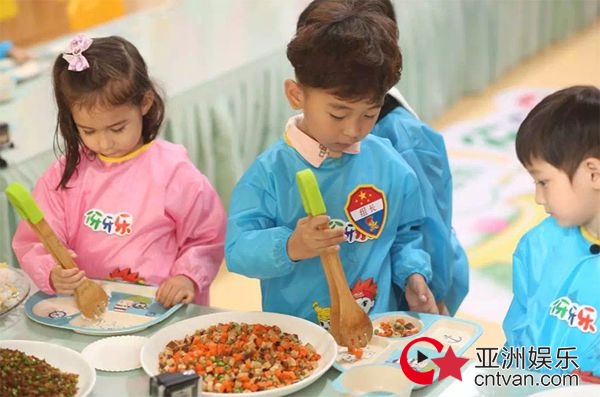 包贝尔妈妈与张伦硕起冲突 《幼儿园3》矛盾升级