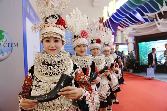 打好“生态+民族文化”牌 助推全域旅游跨越发展