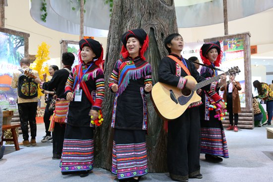 打好“生态+民族文化”牌 助推全域旅游跨越发展