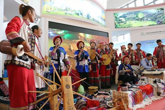 打好“生态+民族文化”牌 助推全域旅游跨越发展
