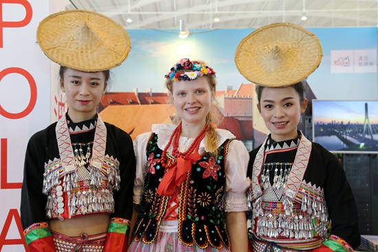 打好“生态+民族文化”牌 助推全域旅游跨越发展