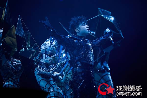 古巨基《我们》巡演广州站：歌者与乐迷是生命共同体