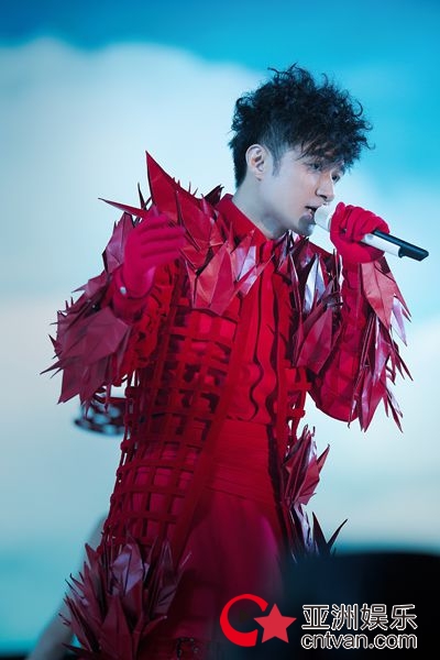 古巨基《我们》巡演广州站：歌者与乐迷是生命共同体