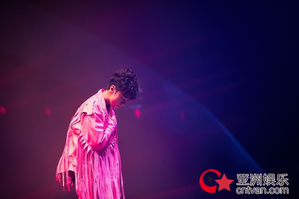 古巨基《我们》巡演广州站：歌者与乐迷是生命共同体