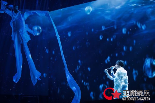 古巨基《我们》巡演广州站：歌者与乐迷是生命共同体