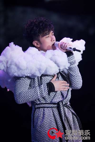 古巨基《我们》巡演广州站：歌者与乐迷是生命共同体