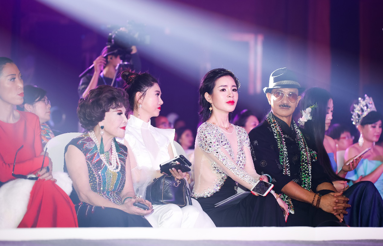 幸福集团亮相世界男模总决赛 展冠军风采