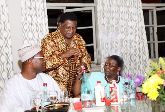 纳米比亚掀起茅台风 社会各界欢迎茅台团到来