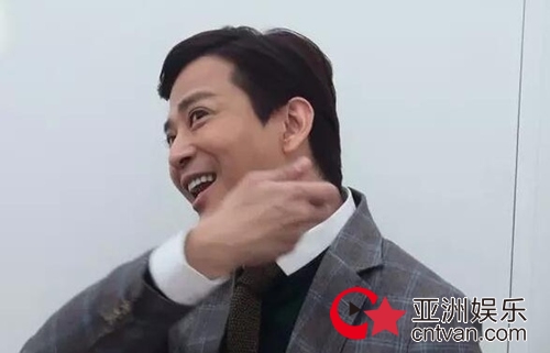 陈晓东否认整容 大力搓脸皮力破整容传闻！