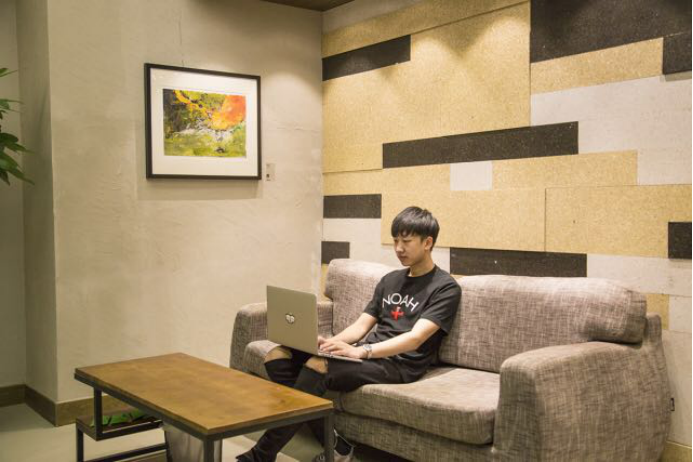 租租艺术场景再延伸 流动画作让办公空间新意不断