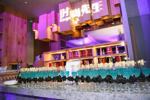 亮相第14届MAHB年度先生盛典,国窖1573引领白酒时尚化