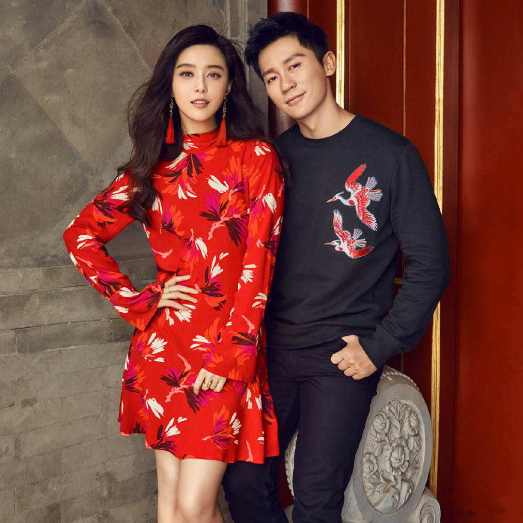 李晨恶搞范冰冰，当众秀恩爱