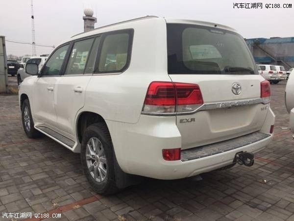 17款进口酷路泽5700顶级配置参数报价