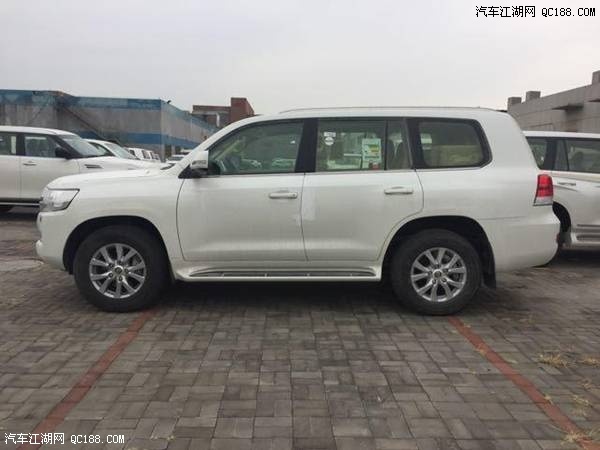 17款进口酷路泽5700顶级配置参数报价