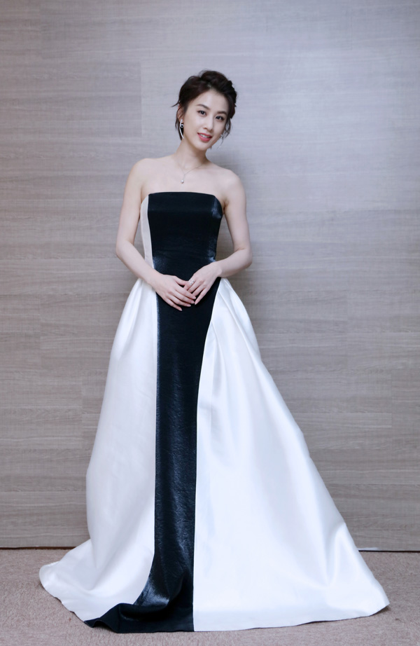 黄圣依复出人气高涨，《演员的诞生》力邀其助阵