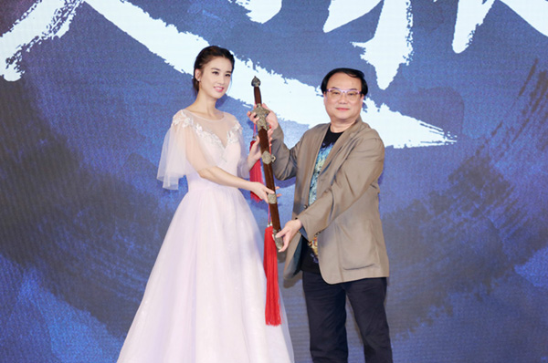 黄圣依复出人气高涨，《演员的诞生》力邀其助阵