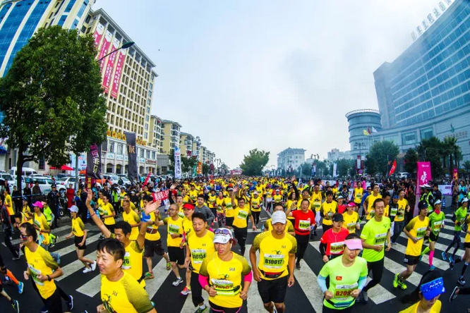 唤醒心中的英雄——2017腾冲国际马拉松赛完美收官！