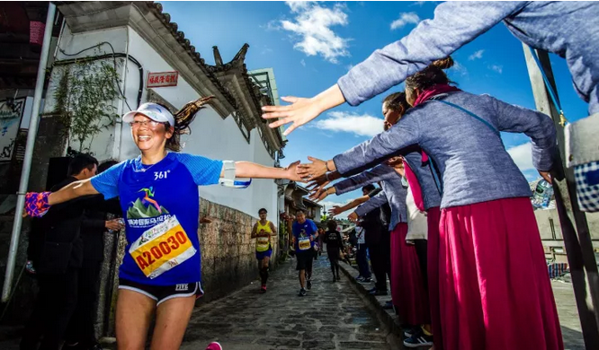 唤醒心中的英雄——2017腾冲国际马拉松赛完美收官！