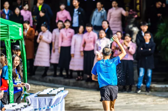 唤醒心中的英雄——2017腾冲国际马拉松赛完美收官！