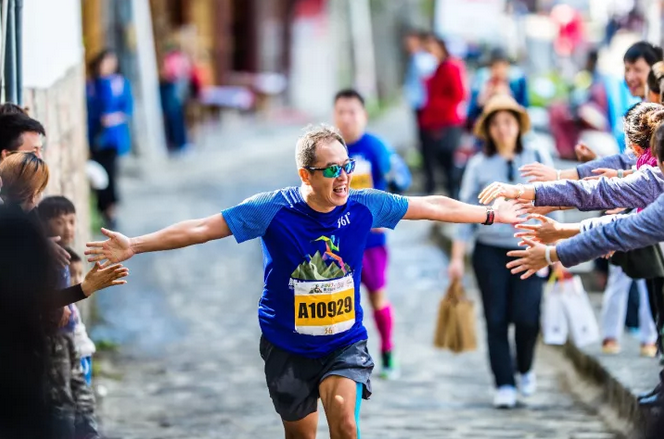 唤醒心中的英雄——2017腾冲国际马拉松赛完美收官！