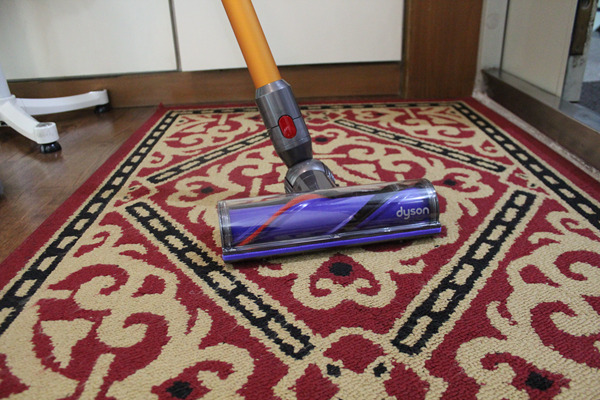 Dyson戴森V8 Absolute无绳吸尘器评测