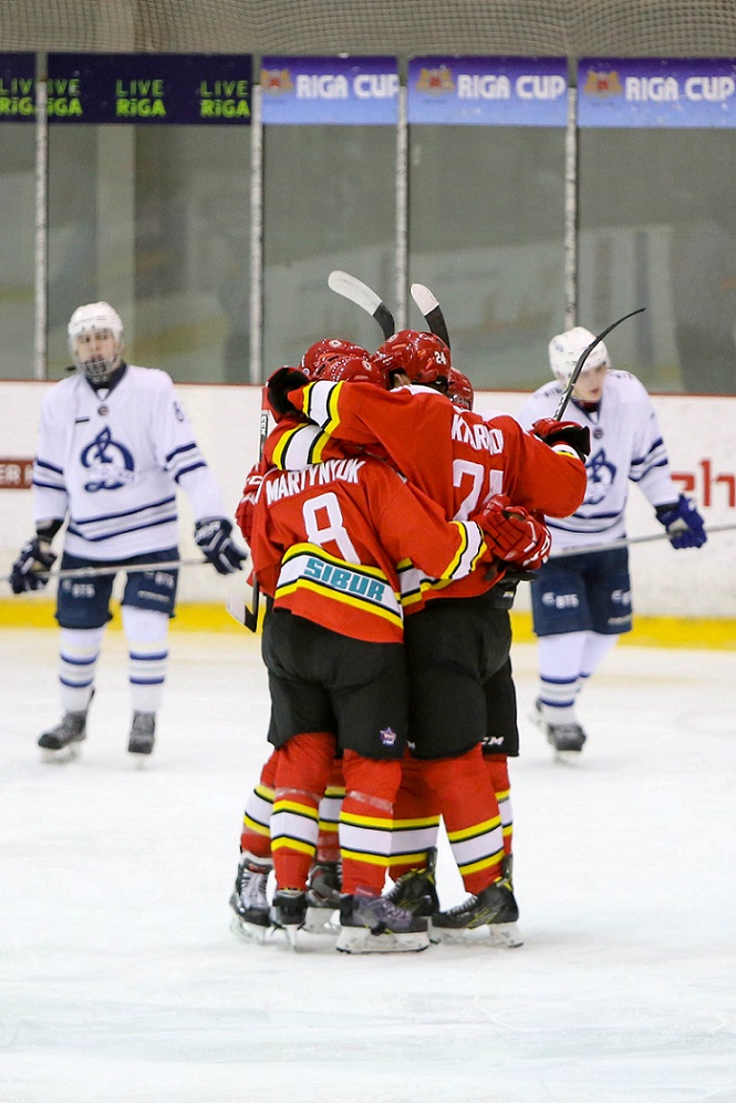 9分钟4球绝地反击 昆仑鸿星青年军4-1复仇莫斯科迪纳摩