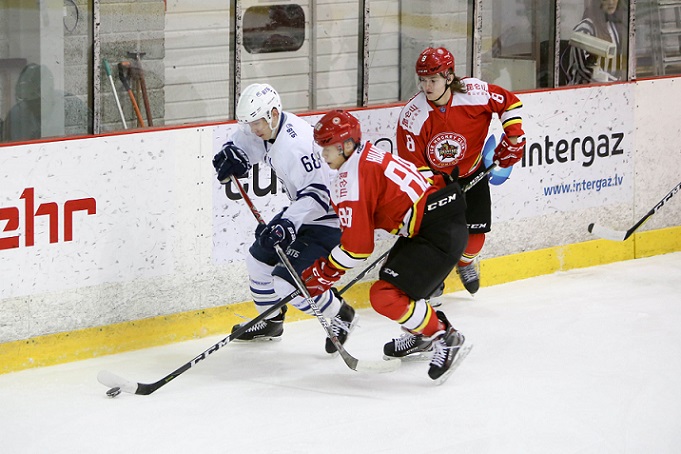 9分钟4球绝地反击 昆仑鸿星青年军4-1复仇莫斯科迪纳摩