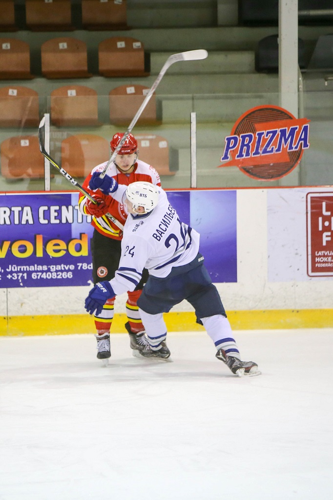 9分钟4球绝地反击 昆仑鸿星青年军4-1复仇莫斯科迪纳摩