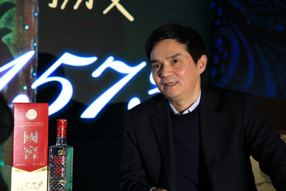 浓香国酒高球盛宴,京城鸟巢荣耀新生