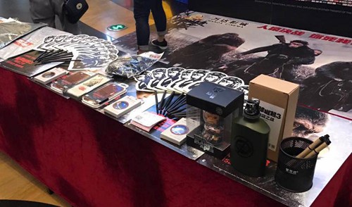 《猩球崛起3》震撼回归，万达IMAX零点场口碑爆棚