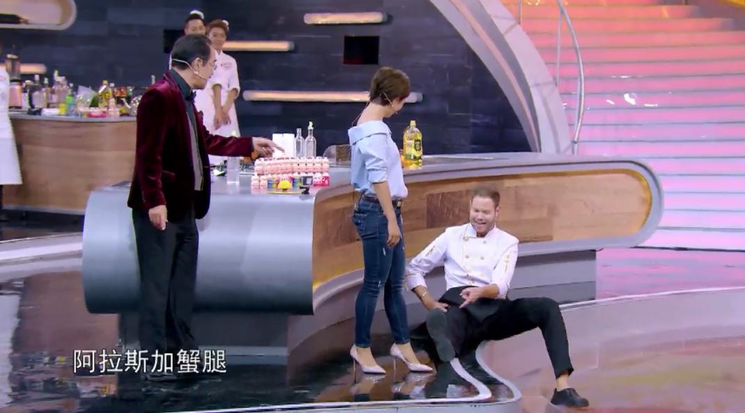 《听得到的美食》阿雅大秀嘻哈神曲 对阵“霸王别饥”火药味浓