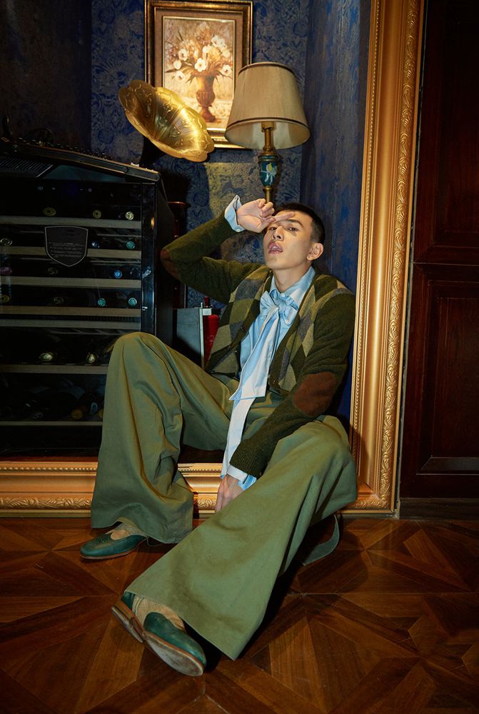 何谓炫酷狂拽？ 孔垂楠混搭复古风上线